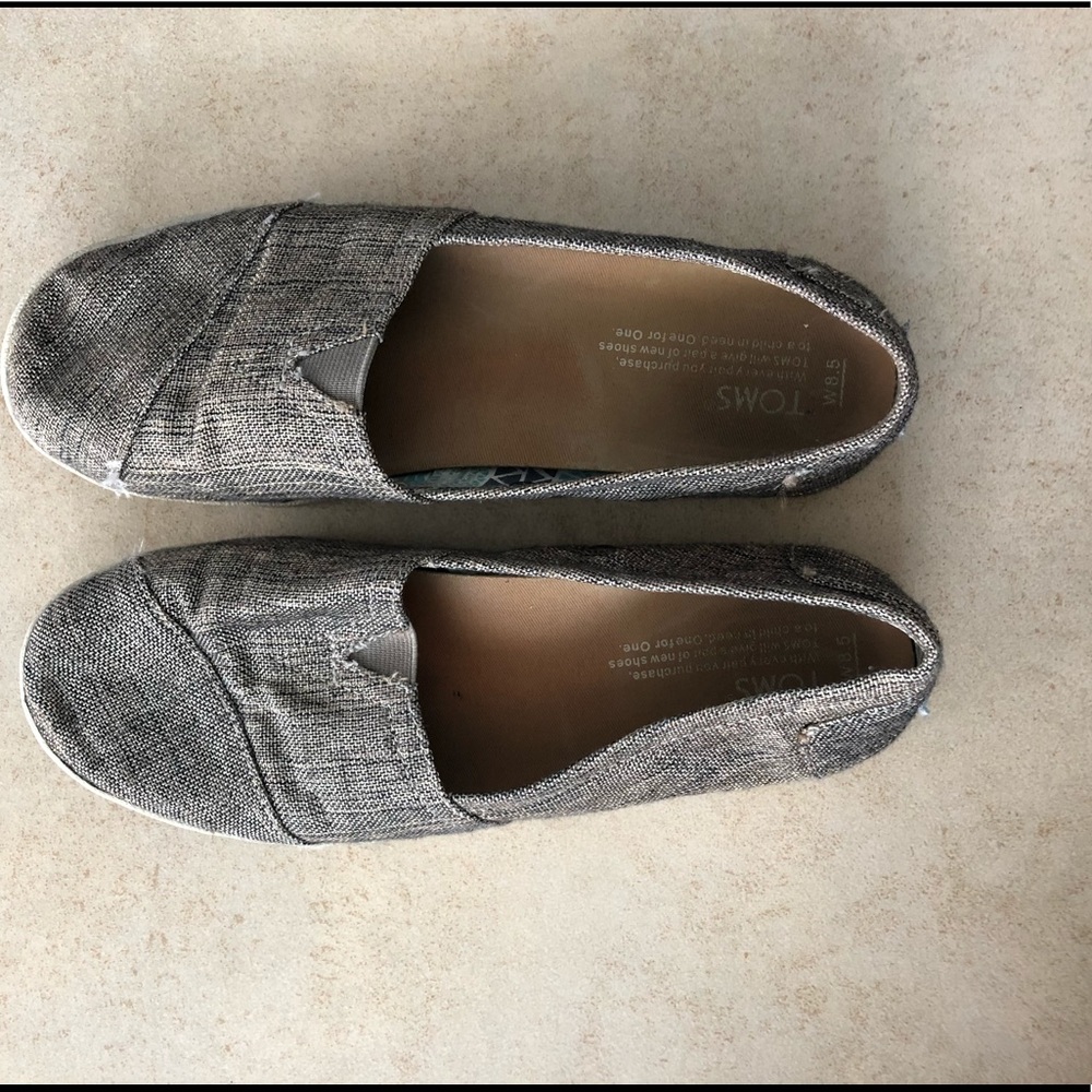 Toms 8.5 shoes